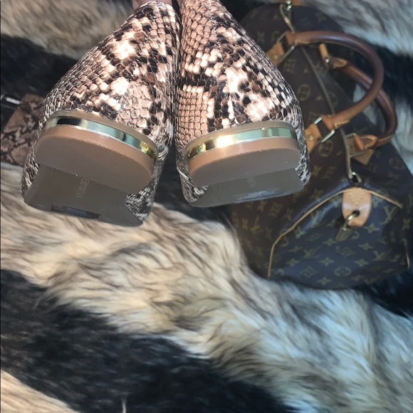 Express Brown Snake Skin flats - Picture 7 of 8